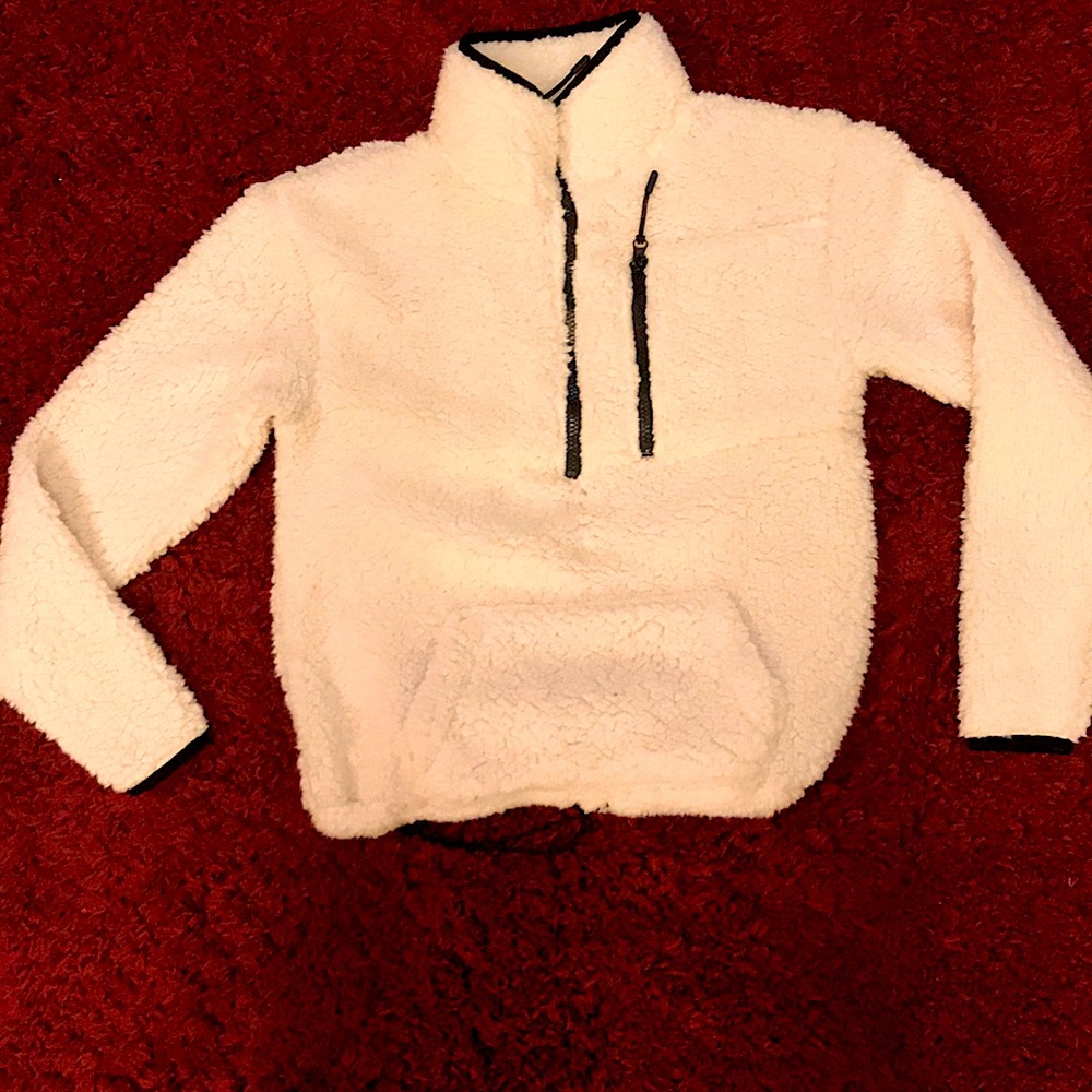 3/$20Small sweatshirt never worn